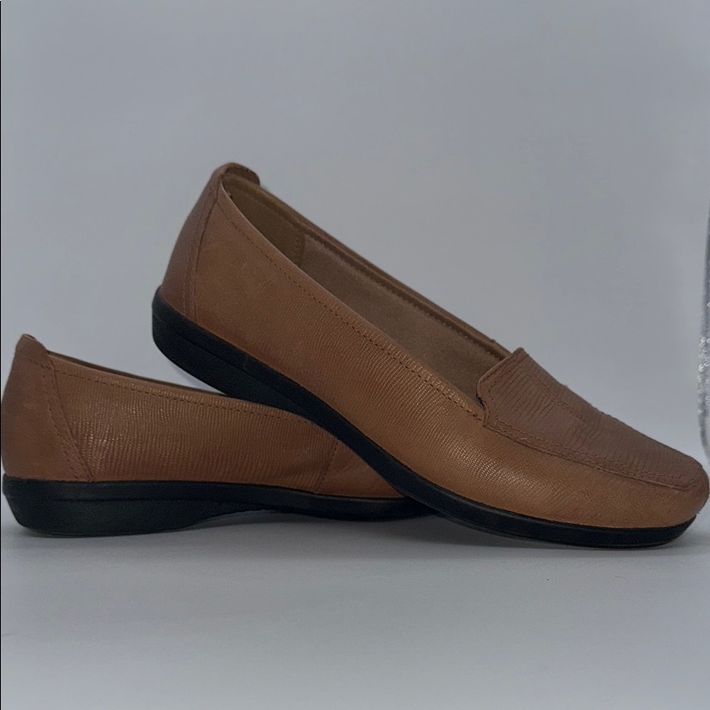 Clarks Tan Leather Loafers Slip-On Moccasin - Picture 5 of 6